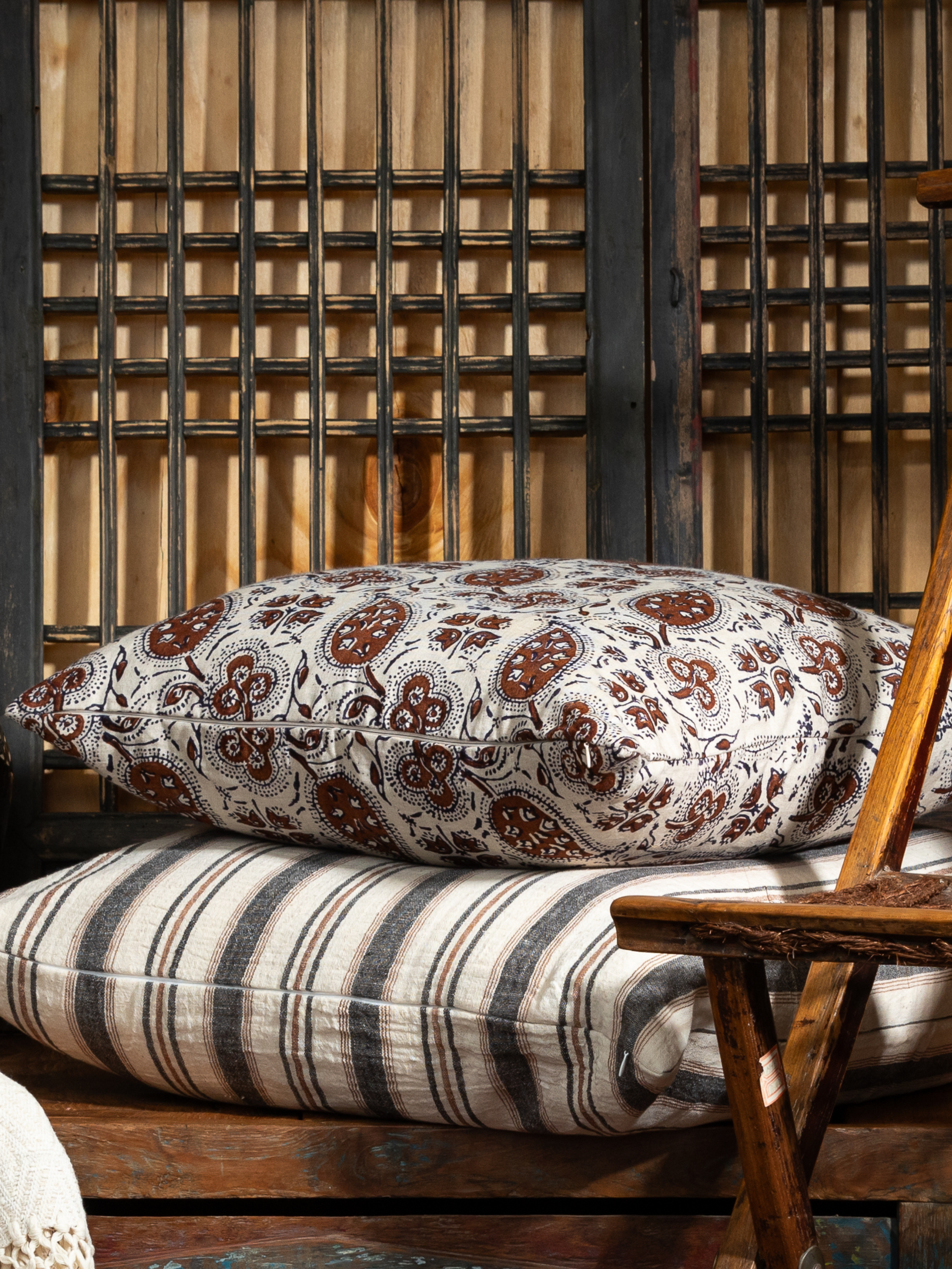 Betel Leaf Charcoal/Cinnamon Decorative Pillow Cover